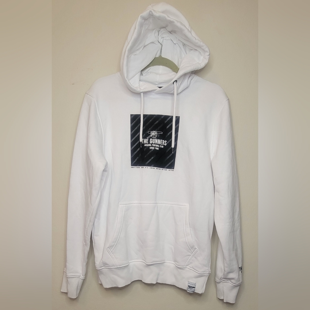 Arsenal Football ClubWhite Hoodie with Graphic Print SizeM Good Condition  Man